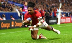 Solomone Kata scores his second and Tonga’s sixth try against Romania.