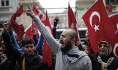 Turks protest outside the Dutch consulate in Istanbul