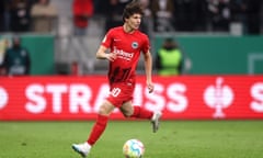 Eintracht Frankfurt v 1. FC Union Berlin - DFB Cup: Quarterfinal<br>FRANKFURT AM MAIN, GERMANY - APRIL 04: Paxten Aaronson of Eintracht Frankfurt controls the ball during the DFB Cup quarterfinal match between Eintracht Frankfurt and 1. FC Union Berlin at Deutsche Bank Park on April 04, 2023 in Frankfurt am Main, Germany. (Photo by Alex Grimm/Getty Images)