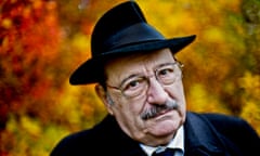 Italian novelist and theorist Umberto Eco.