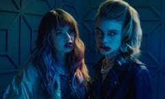 NIGHT TEETH Debby Ryan as Blaire and Lucy Fry as Zoe. Netflix © 2021