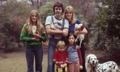 Paul And Linda<br>(MANDATORY CREDIT David Montgomery/Getty Images) Paul McCartney and his wife Linda (1941 - 1998) with their daughters Heather, Stella and Mary in Rye, East Sussex, 4th April 1976. (Photo by David Montgomery/Getty Images)