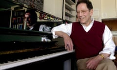 Tom Lehrer in his house in Santa Cruz, California, in 2000.