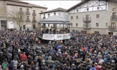 Thousands march in Alsasua against the high court trial.