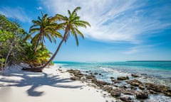 Palm trees on Cocos keeling atoll<br>Palm trees, white beach and turquoise sea in the inner lagoon of Cocos keeling atoll, Australia, Indian Ocean