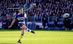 Finn Russell takes a kick