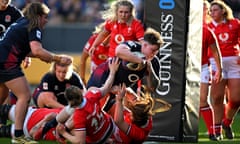 Hannah Botterman goes over for England’s third try.