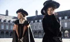 Chloe Sevigny and Kate Beckinsale in Love &amp; Friendship