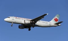 FILE PHOTO: An Air Canada Airbus A320 airplane prepares to land at Vancouver's international airport in Richmond,<br>FILE PHOTO: An Air Canada Airbus A320-200 airplane prepares to land at Vancouver's international airport in Richmond, British Columbia, Canada, February 5, 2019. REUTERS/Ben Nelms/File Photo