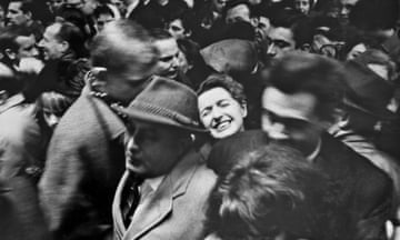 A crush of commuters at London’s Charing Cross station in 1964.