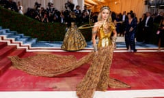 Natasha Poonawalla wore a sari to the Met Gala in 2022.