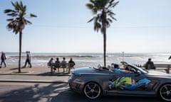 Southend looking more like Miami beach as people enjoy the sunshine in Essex