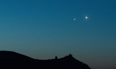Jupiter and Venus before sunrise behind Rocca Calascio Castle, Italy, on 30 April.