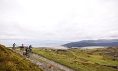 Riding alongside the Mawddach estuary on Cycling UK's Traws Eryri route