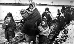 Women and children walking to eastern Russia after the German invasion, 1941.