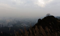 Kowloon buildings in polluted air<br>epa05663561 Buildings in Kowloon are blanketed in a layer of polluted air in Hong Kong, China, 07 December 2016. Hong Kong's Environmental Protection Department's Air Quality Health Index reached 9, Very High' out of a 10+ scale in some areas of the territory. EPA/JEROME FAVRE