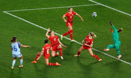 Aitana Bonmatí beats several Swiss defenders to score Spain’s third goal.