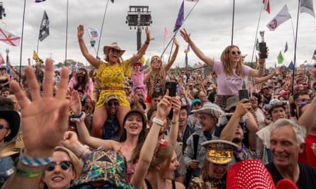 Festival-goers at the Shania Twain performance at the Pyramid stage.