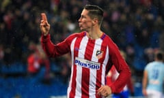 Fernando Torres scored a dazzling overhead kick, and went on to miss a penalty, as Atlético Madrid beat Celta Vigo in La Liga.