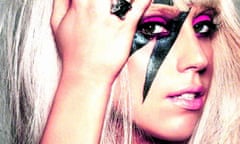 Lady Gaga with Ziggy-inspired make-up in 2007