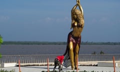 The huge statue captures Shakira making her trademark hip swivel.