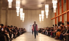 Prada - Runway - Milan Menswear Fall/Winter 2023/2024<br>MILAN, ITALY - JANUARY 15: A model is walking the runway at the Prada fashion show during the Milan Menswear Fall/Winter 2023/2024 on January 15, 2023 in Milan, Italy. (Photo by Daniele Venturelli/WireImage)