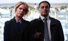 Sinéad Keenan as DCI Jessica James and Sanjeev Bhaskar as DI Sunny Khan in Unforgotten, series five, episode six. 