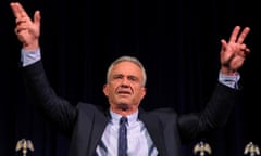 Democratic presidential candidate Robert F. Kennedy Jr. speaks at St. Anselm College in Manchester<br>Democratic presidential candidate Robert F. Kennedy Jr. waves to the audience after delivering a foreign policy speech at St. Anselm College in Manchester, New Hampshire, U.S., June 20, 2023. REUTERS/Brian Snyder