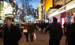 Londoners shop on Christmas Eve