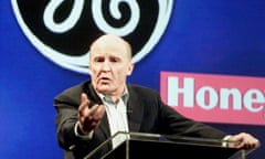 Jack Welch speaks at a press conference in New York in October 2000.