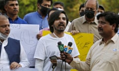 Pakistan YouTube journalist Asad Toor speaks to reporters after he was beaten and tortured by three men in his home. 