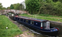 The Ivy tackles a lock on the Worcester and Birmingham canal.