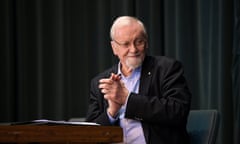 Former Australian foreign minister Gareth Evans seen onstage ahead of delivering the annual Tom Uren AC Lecture at Petersham Town Hall in Sydney, Sunday, December 2, 2018. (AAP Image/Joel Carrett) NO ARCHIVING