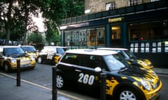 FOXTONS ESTATE AGENT, LONDON, BRITAIN<br>Mandatory Credit: Photo By NICHOLAS BAILEY / Rex Features FOXTONS ESTATE AGENT - 2003 FOXTONS ESTATE AGENT, LONDON, BRITAIN ISLINGTON EXTERIOR CAR CARS MINI MINIS COOPER COOPERS FLEET