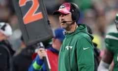 New York Jets quarterback Aaron Rodgers looks on during the second half of Sunday’s game against the Philadelphia Eagles at MetLife Stadium.