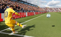 Lionel Messi takes a corner in the narrow win at Leganés