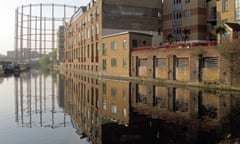 Regent’s Canal near Broadway Market, London, England<br>C30MDM Regent’s Canal near Broadway Market, London, England