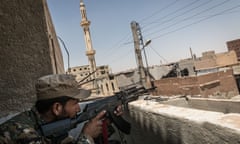 Fighting in west Raqqa in 2017