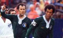 Sport<br>Mandatory Credit: Photo by Colorsport/REX/Shutterstock (3156821a)
Football Cosmos' Franz Beckenbauer (left) and Carlos Alberto (right)Pele's farewell game Cosmos v Santos Giants Stadium New York 01/10/1977 Cosmos 2 Santos 1 - Pele's Final Game
Sport