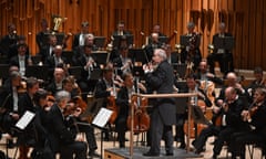 The Vienna Philharmonic Orchestra conducted by Adám Fischer perform Mahler Symphony No 9 in the Barbican Hall on Wednesday 120 Feb. 2019. Photo by Mark Allan