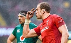 Alun Wyn Jones, the Wales captain, shouts instructions