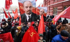 Communist Party supporters walk towards the mausoleum of the Russian communist revolutionary