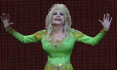 Dolly Parton Performs in Glasgow