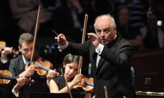 Daniel Barenboim conducts the West-Eastern Divan Orchestra