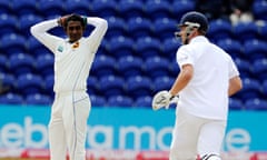 Jonathan Trott, Ajantha Mendis