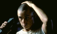 Short haircuts - Demi Moore in GI Jane