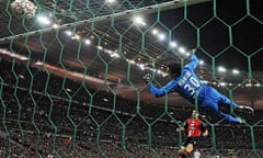 Lyon's goalkeeper Remy Vercoutre - Lille