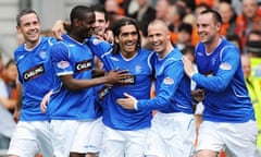 Pedro Mendes and Rangers players against Dundee United in Scottish Premier League