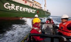 Greenpeace activists at the 53,000 tonne Leiv Eiriksson oil rig