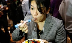 The HAPIfork … vibrates when you eat too fast.